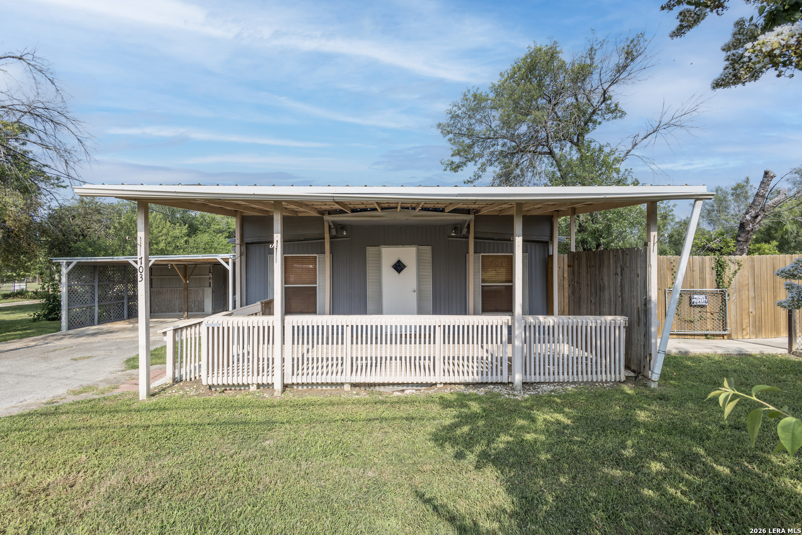 703 S Baylor Cotulla TX 78014
