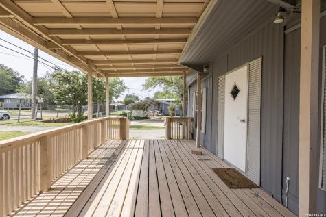 703 S Baylor Cotulla TX 78014