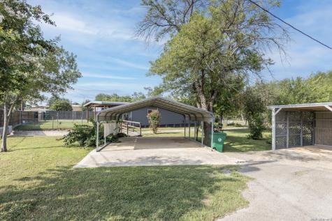 703 S Baylor Cotulla TX 78014
