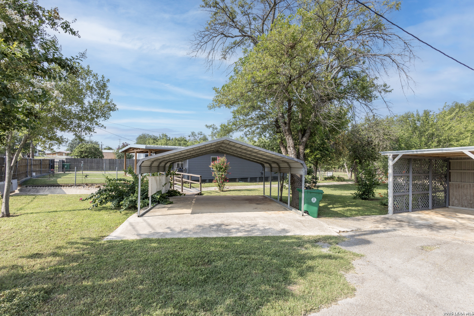 703 S Baylor Cotulla TX 78014