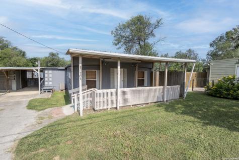 703 S Baylor Cotulla TX 78014