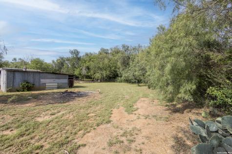 703 S Baylor Cotulla TX 78014