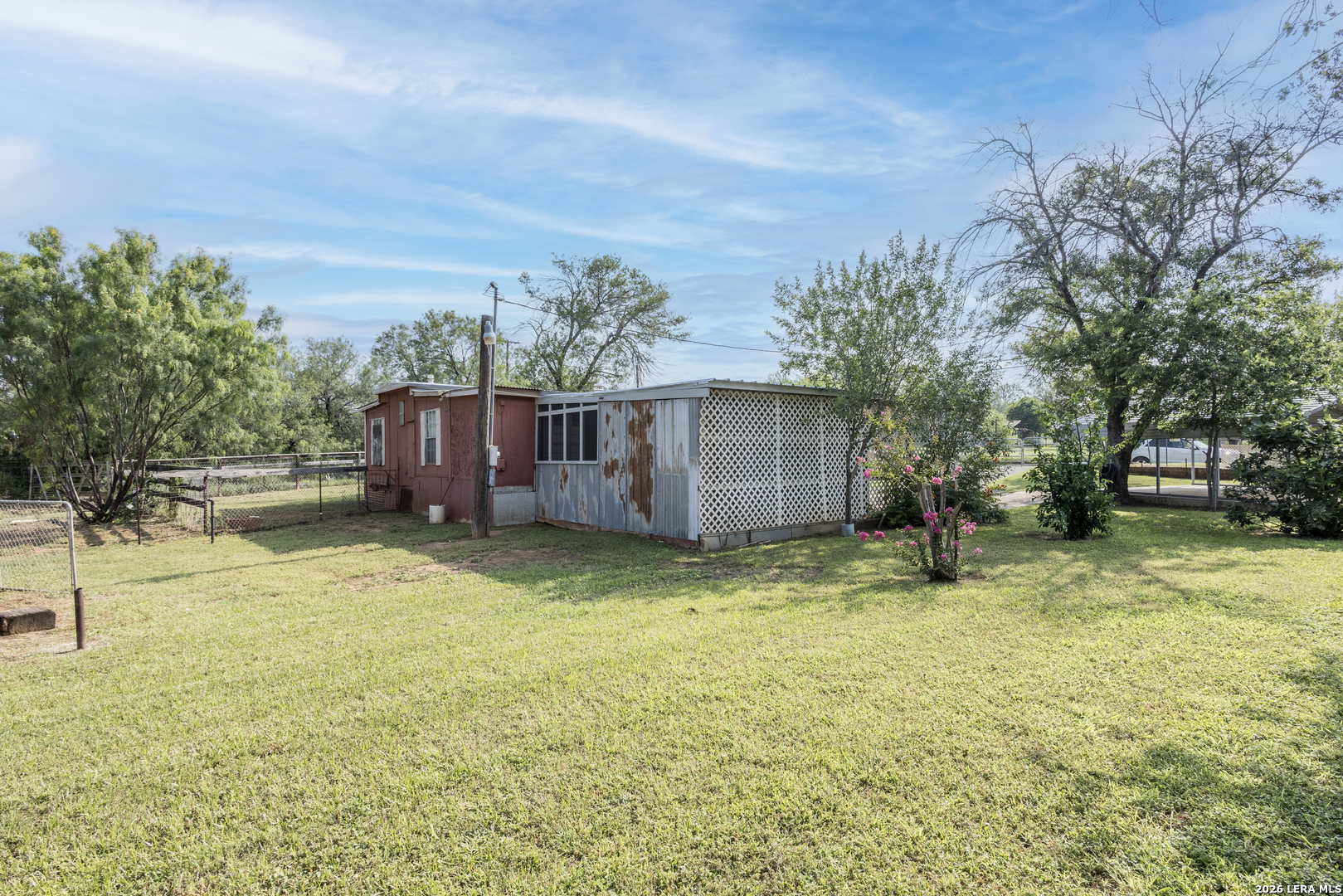 703 S Baylor Cotulla TX 78014