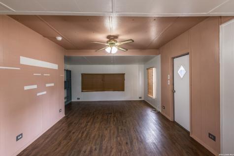703 S Baylor Cotulla TX 78014