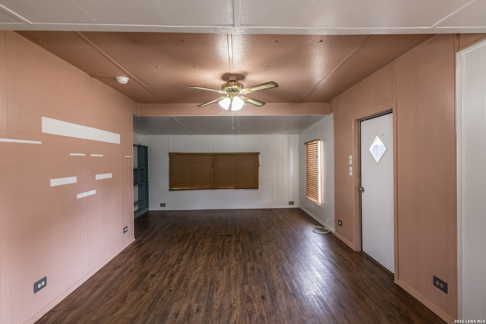 703 S Baylor Cotulla TX 78014
