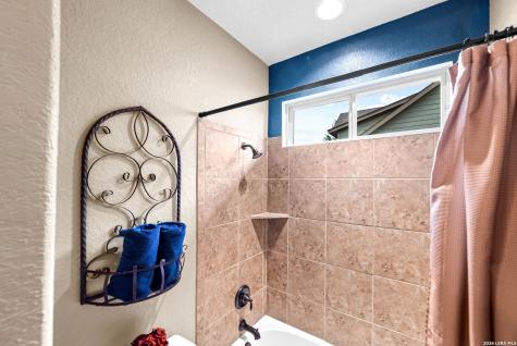 11816 Field Bend Selma TX 78154