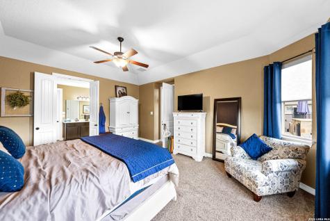 11816 Field Bend Selma TX 78154