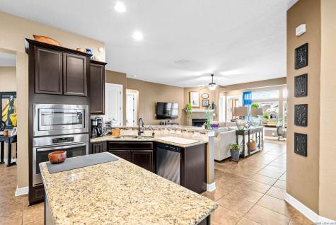 11816 Field Bend Selma TX 78154