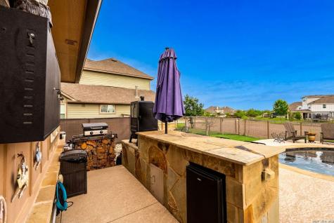 11816 Field Bend Selma TX 78154