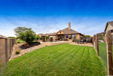 11816 Field Bend Selma TX 78154