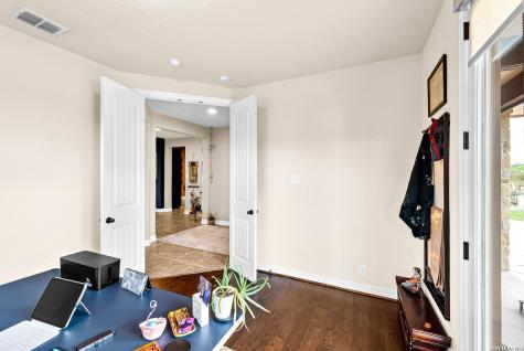 11816 Field Bend Selma TX 78154