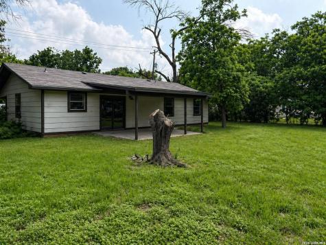 302 Booster Street Center Point TX 78010