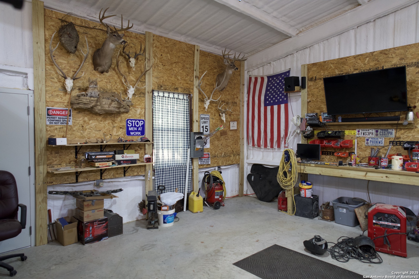 2215 County Road 389 Camp Wood TX 78833