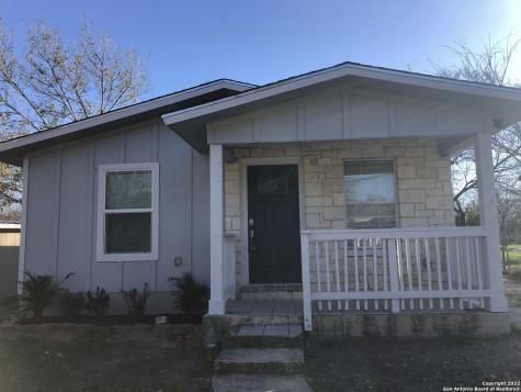223 E Shelby Street Seguin TX 78155