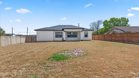 8511 Ventura Selma TX 78154