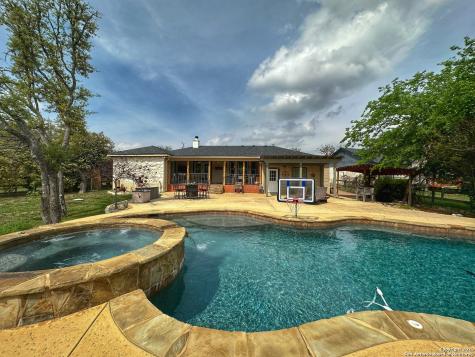 123 Woodland Boulevard Boerne TX 78006