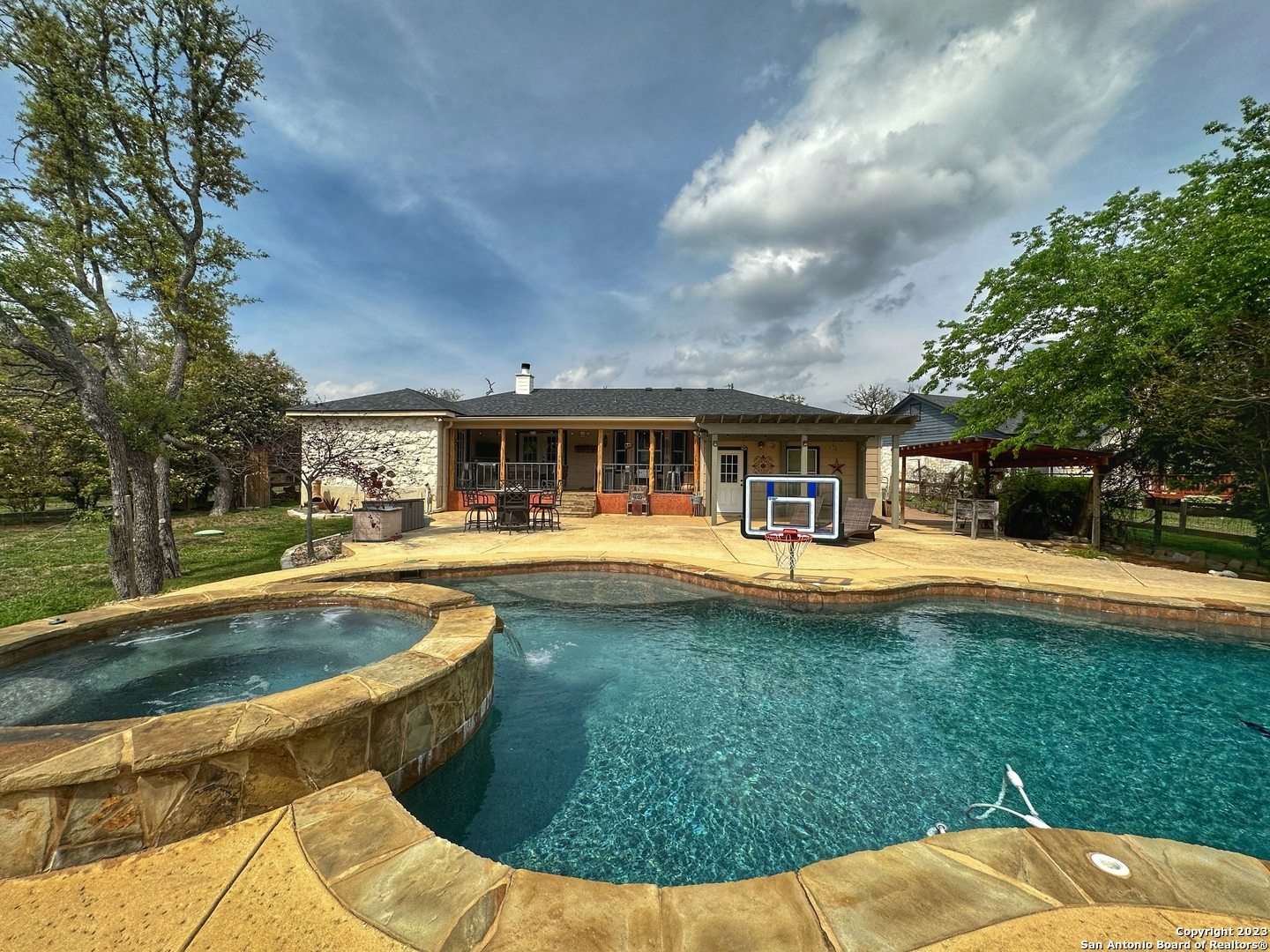 123 Woodland Boulevard Boerne TX 78006