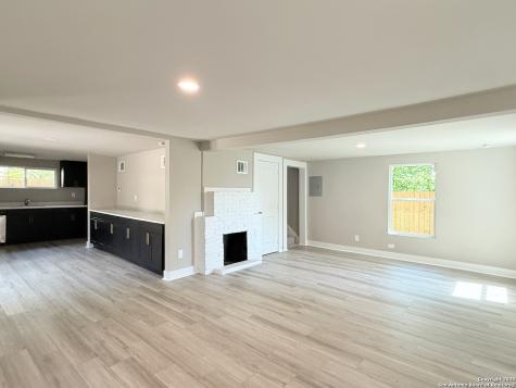 312 Avondale San Antonio TX 78223
