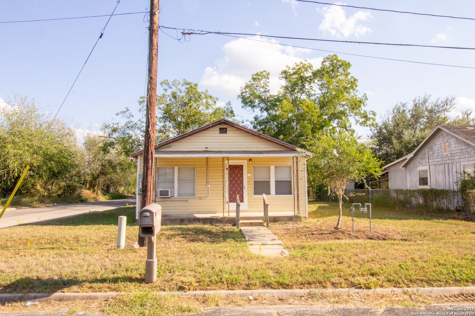 310 E Rachal Beeville TX 78102