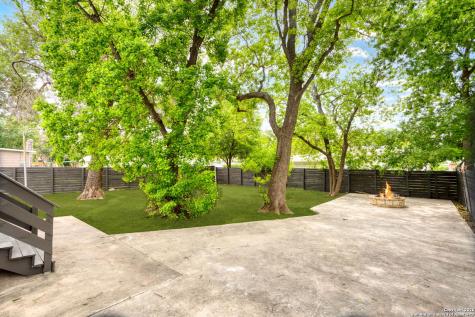 2927 New Braunfels San Antonio TX 78210