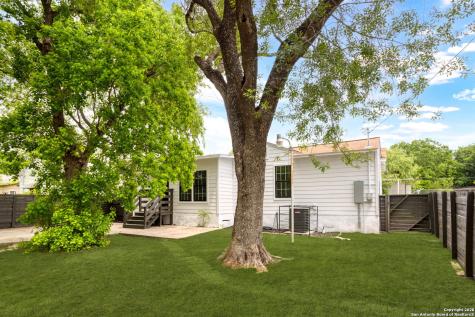 2927 New Braunfels San Antonio TX 78210