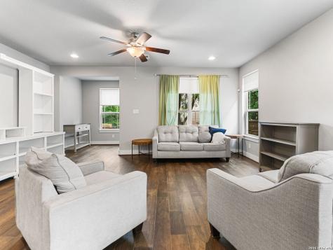 206 Ridgecrest Drive #16 San Antonio TX 78209