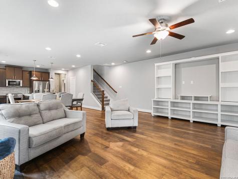 206 Ridgecrest Drive #16 San Antonio TX 78209