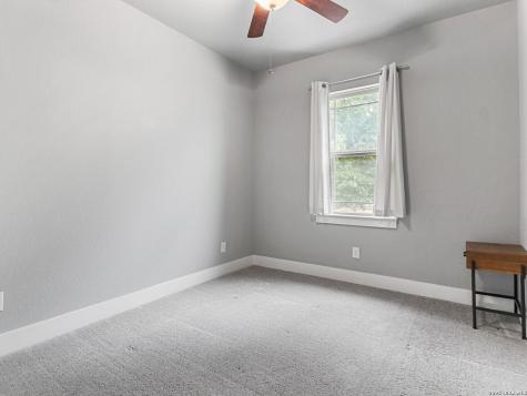 206 Ridgecrest Drive #16 San Antonio TX 78209