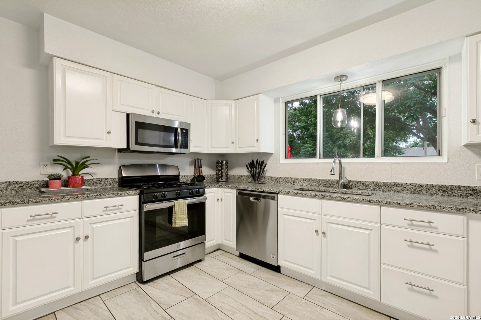 346 Shannon Lee San Antonio TX 78216