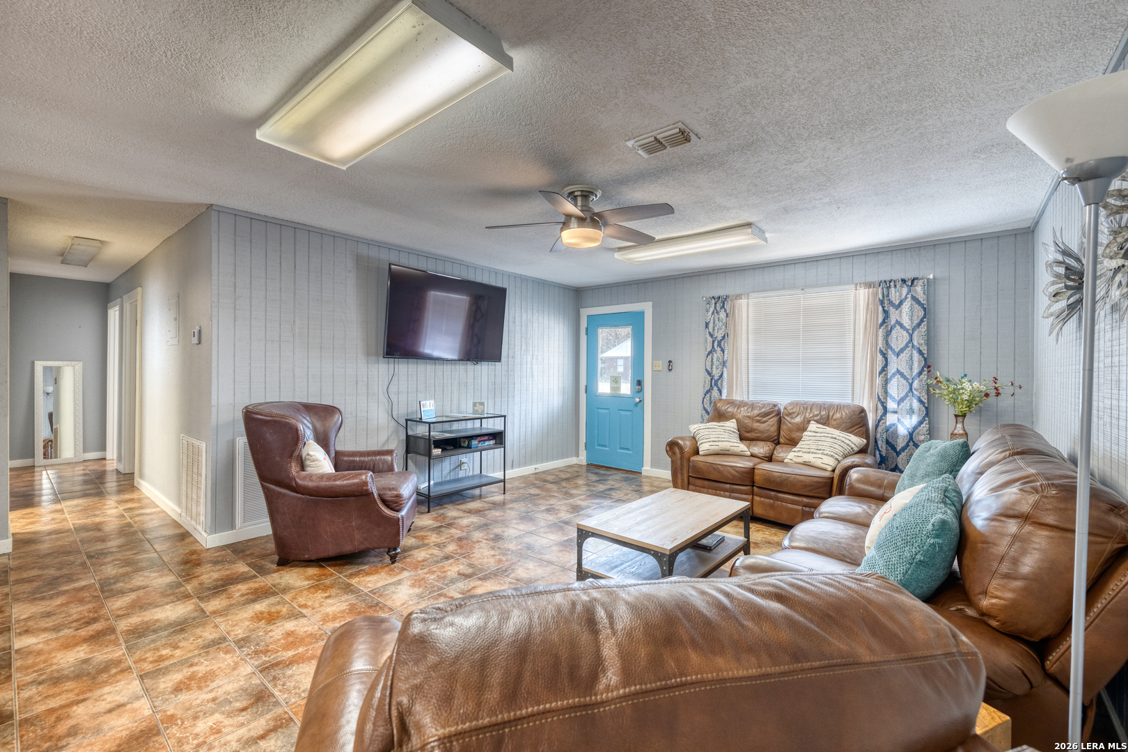 100 Pineview Concan TX 78838