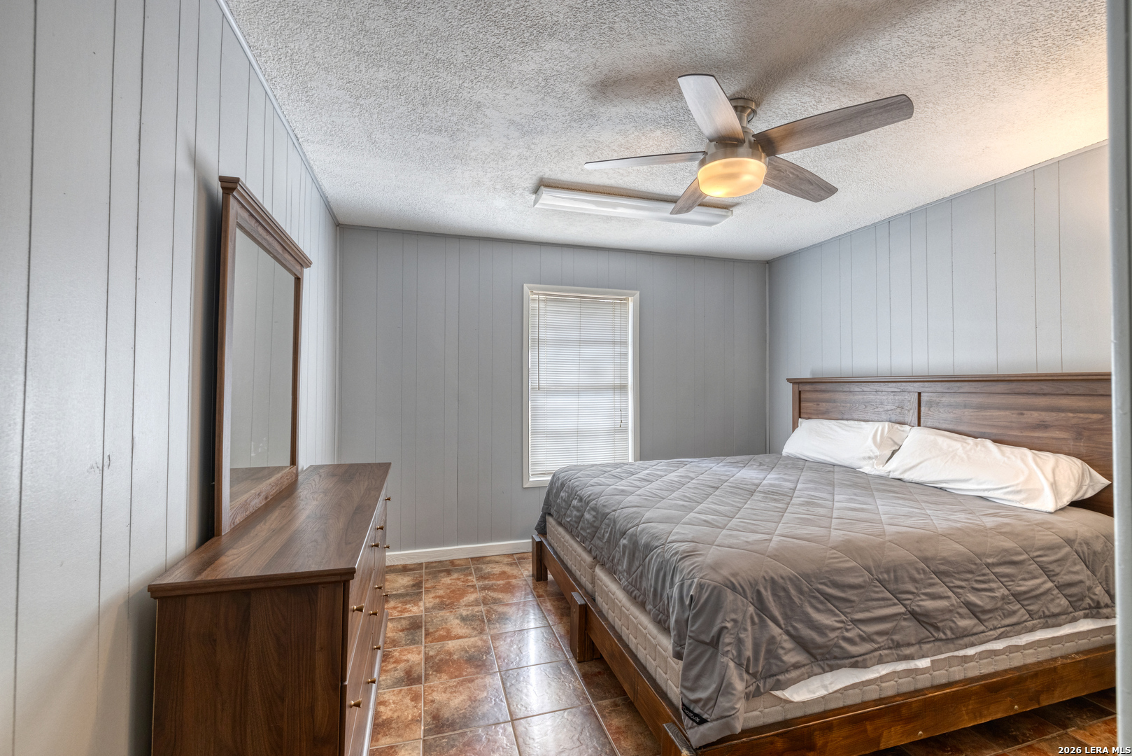100 Pineview Concan TX 78838