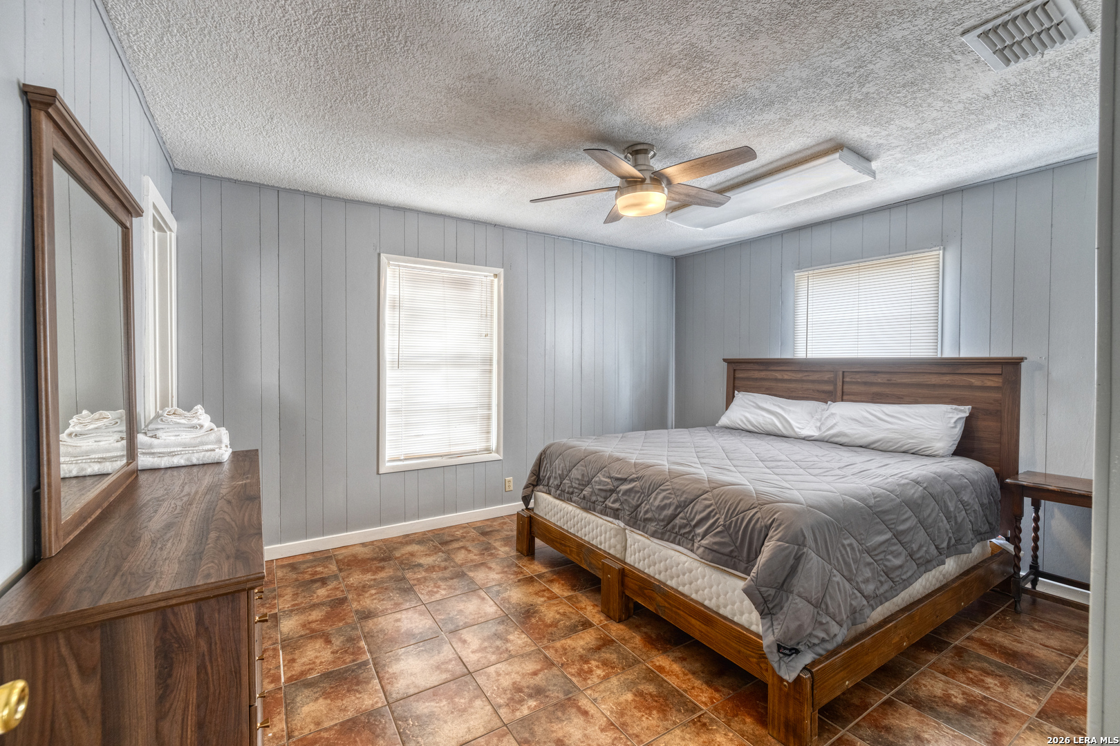 100 Pineview Concan TX 78838