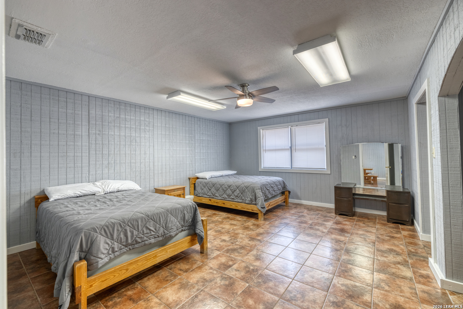100 Pineview Concan TX 78838
