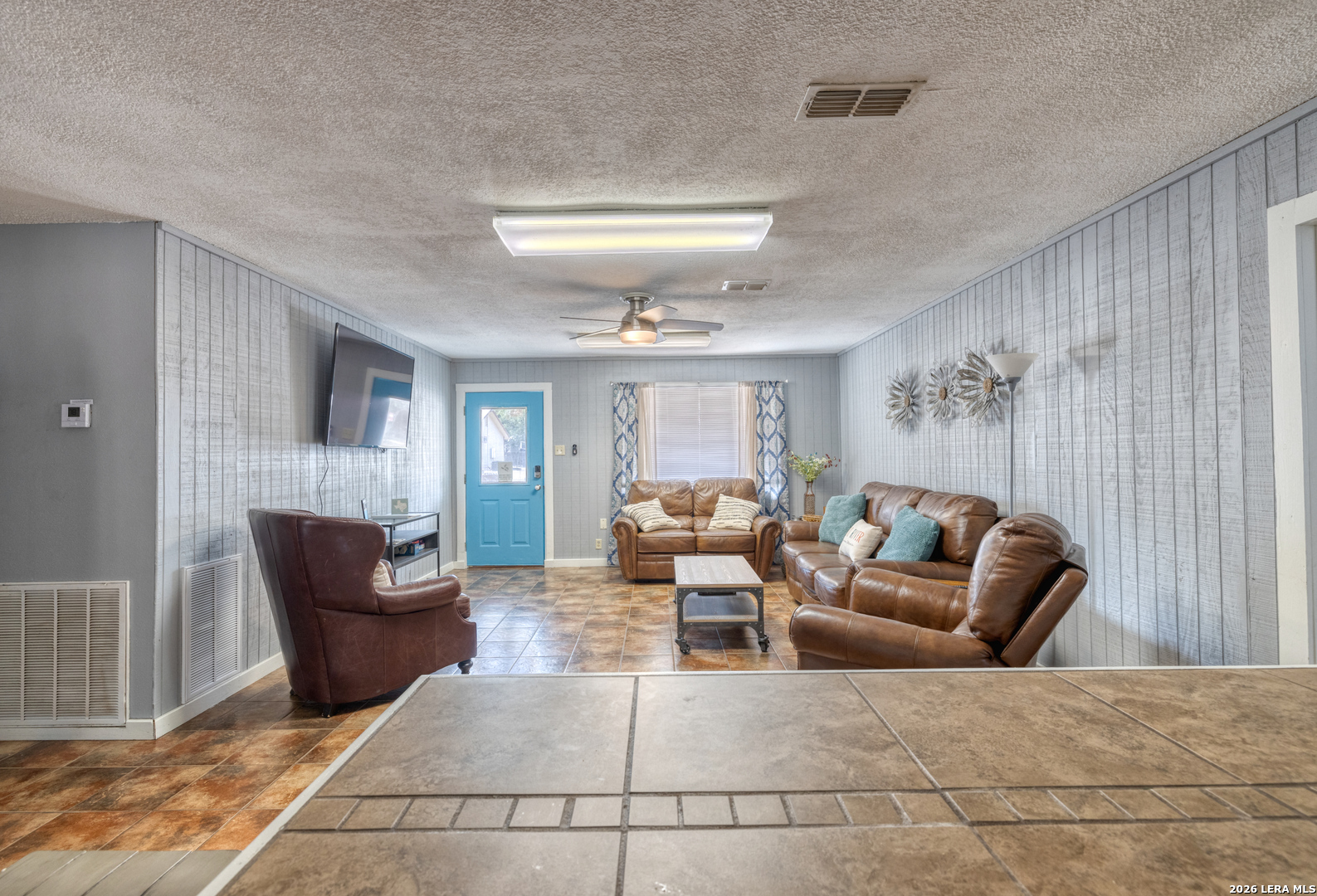 100 Pineview Concan TX 78838