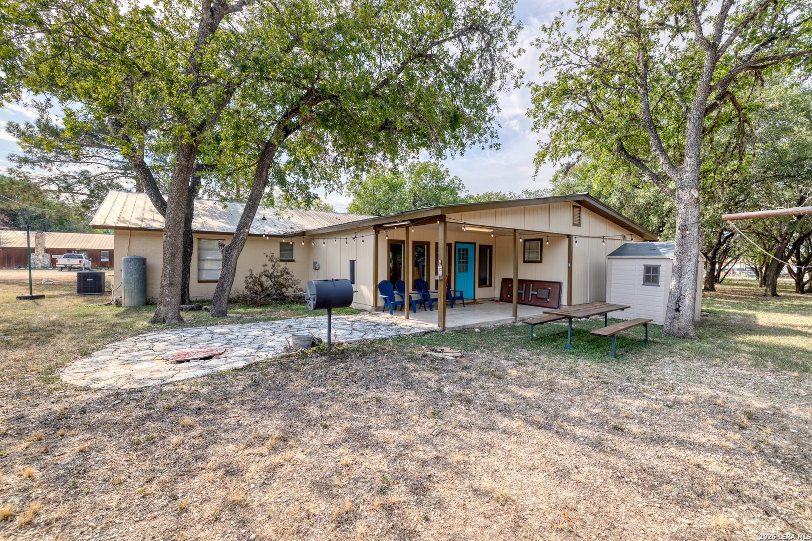 100 Pineview Concan TX 78838