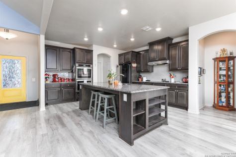 8400 West Fm 140 Charlotte TX 78011