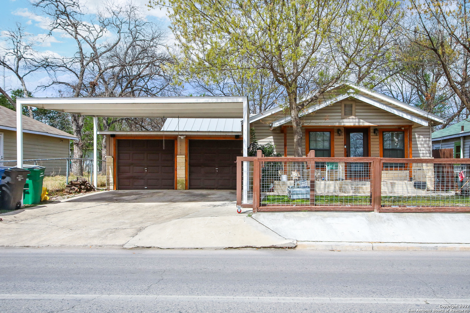 1915 W Southcross Boulevard San Antonio TX 78211
