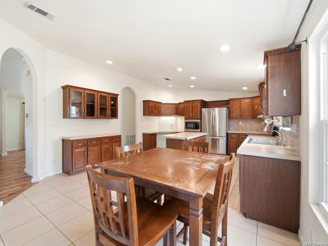 6267 County Road 251 Hondo TX 78861
