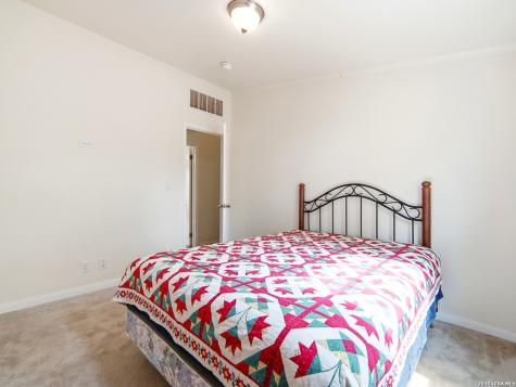 6267 County Road 251 Hondo TX 78861