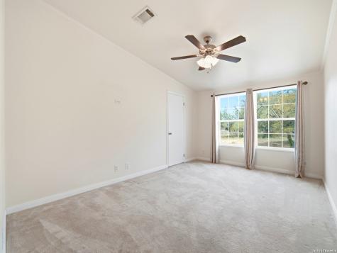 6267 County Road 251 Hondo TX 78861