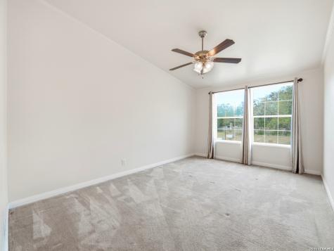 6267 County Road 251 Hondo TX 78861