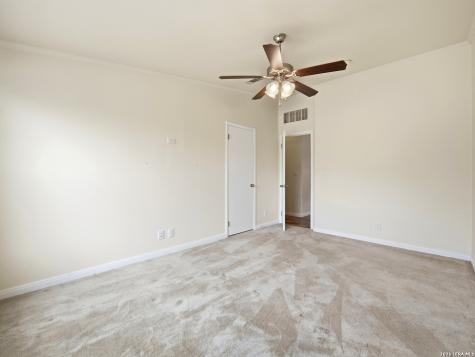 6267 County Road 251 Hondo TX 78861