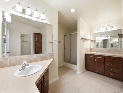 6267 County Road 251 Hondo TX 78861