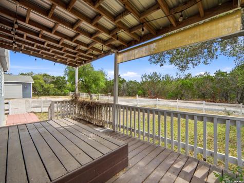 6267 County Road 251 Hondo TX 78861