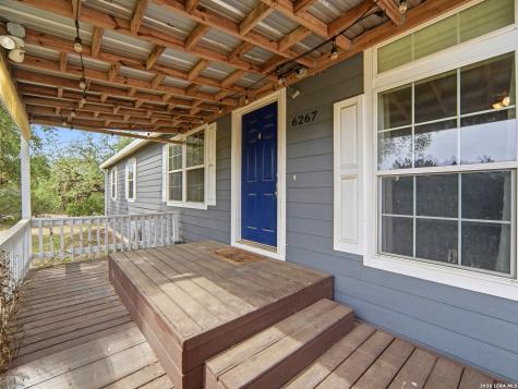 6267 County Road 251 Hondo TX 78861