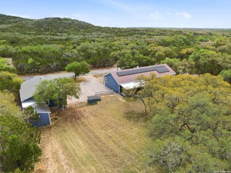 6267 County Road 251 Hondo TX 78861