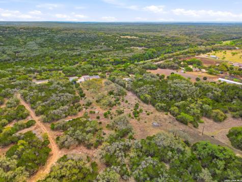 6267 County Road 251 Hondo TX 78861
