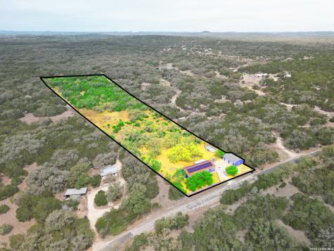6267 County Road 251 Hondo TX 78861