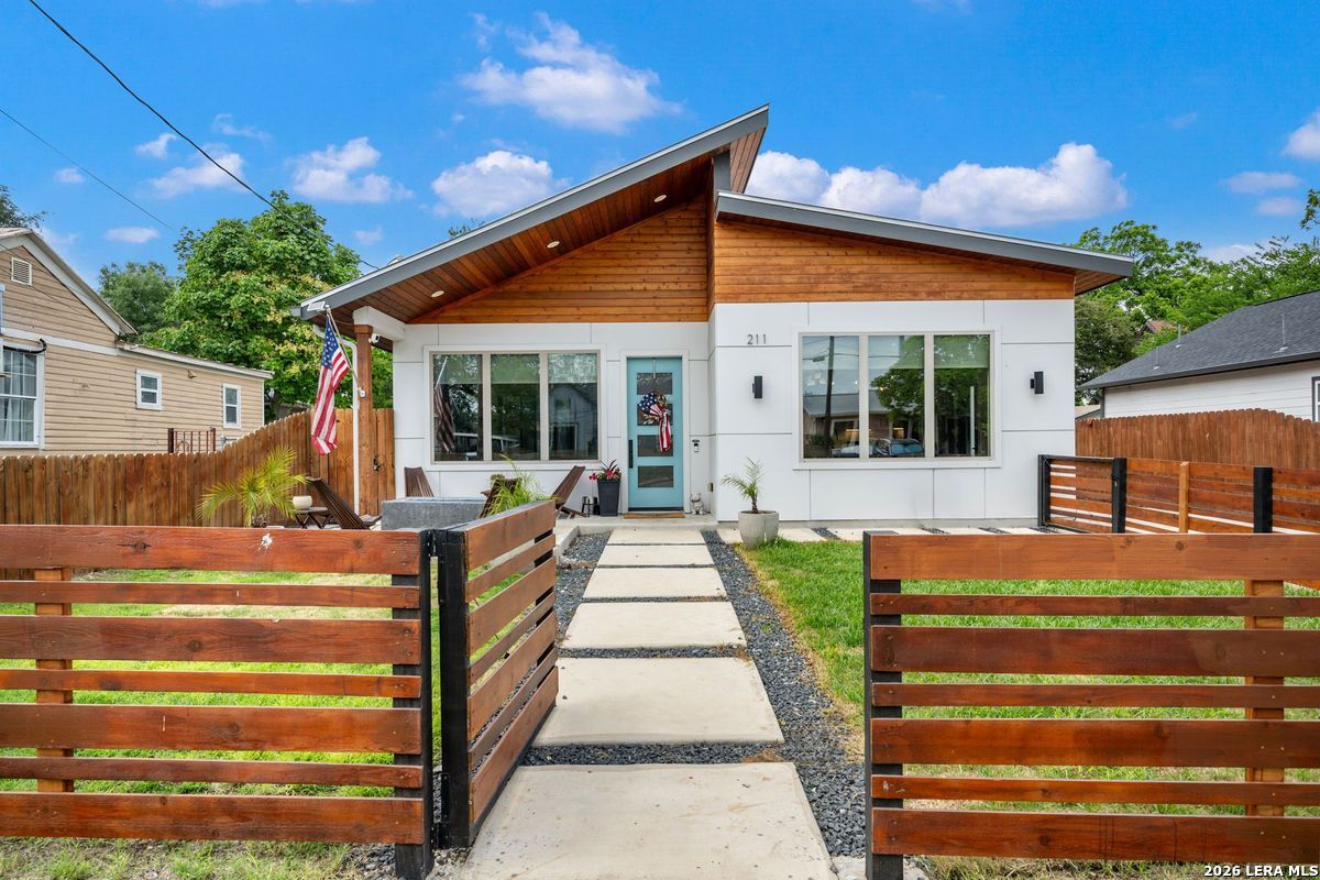 211 W Lubbock Street San Antonio TX 78204