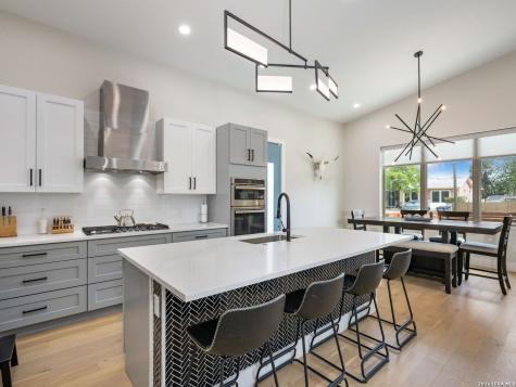 211 W Lubbock Street San Antonio TX 78204
